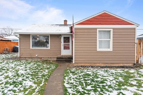 Photo of 71 Ivy Street NE, Ephrata, WA 98823 (MLS # 2457889)