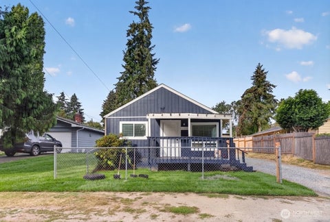 Photo of 12809 4th Avenue S, Burien, WA 98168 (MLS # 2582001)