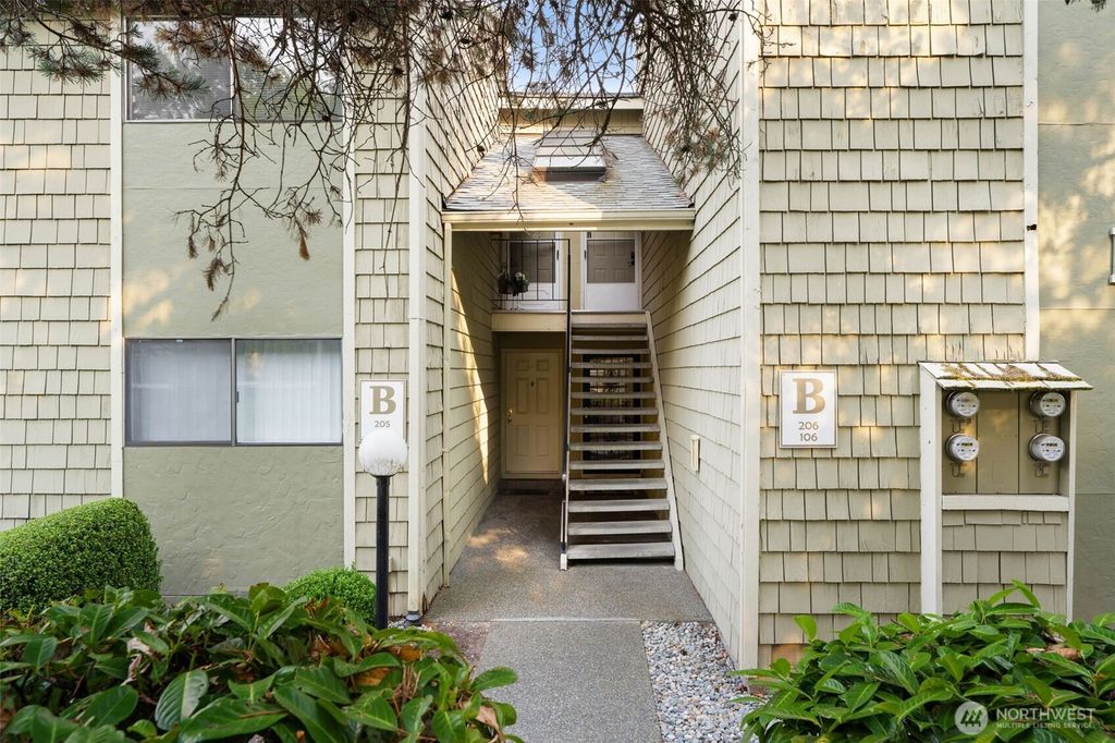 Photo of 2020 Grant Ave Ave S #B106, Renton, WA 98055 (MLS # 2432097)
