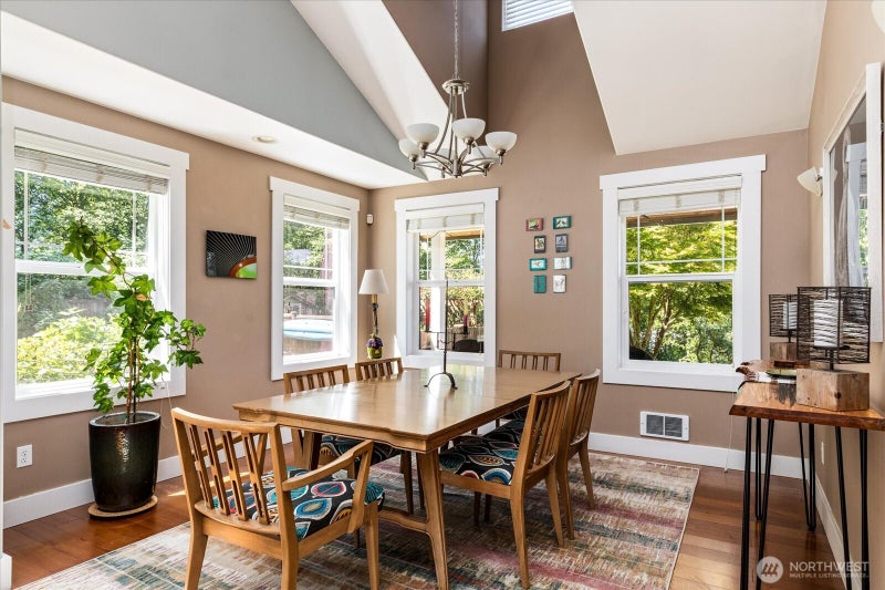 1796 Twin Oaks Lane