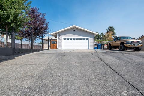 Photo of 2207 Grant Road, East Wenatchee, WA 98802 (MLS # 2567384)