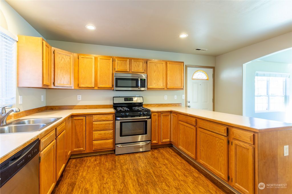Photo of 23805 216th Place SE, Maple Valley, WA 98038 (MLS # 2307634)