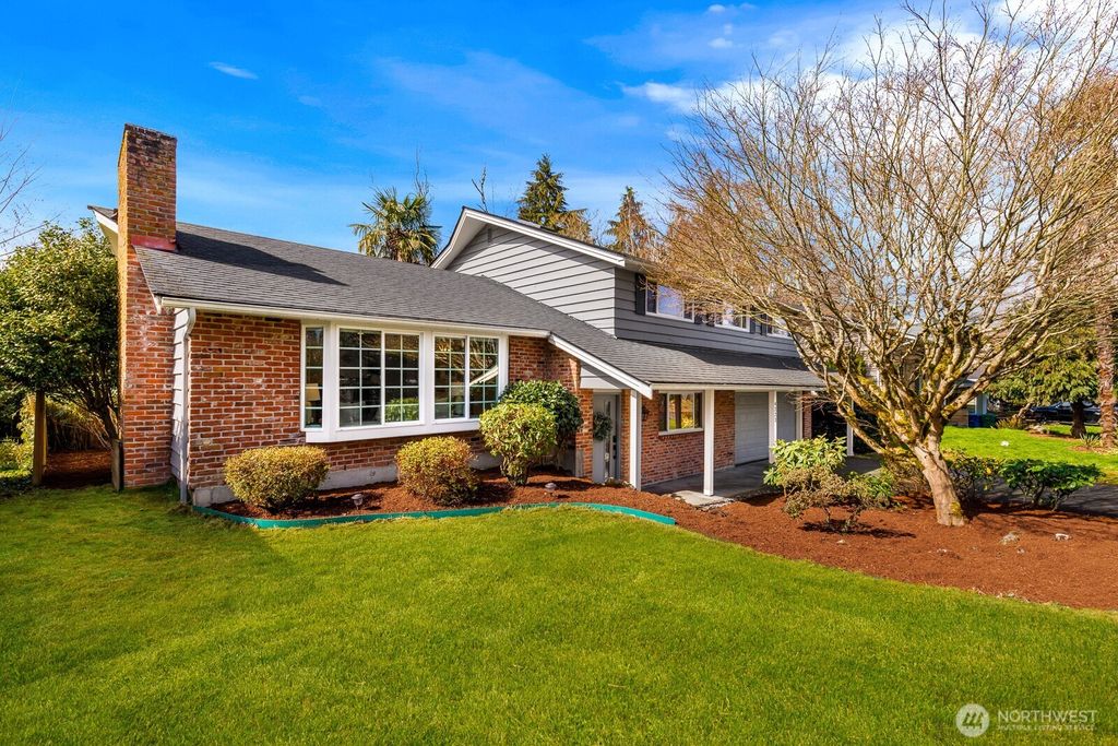 Photo of 4223 NE 103rd Place, Seattle, WA 98125 (MLS # 2345559)