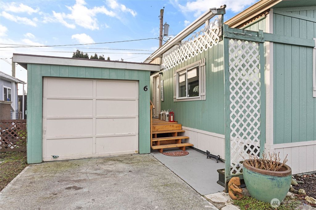 Photo of 2522 Old Highway 99 Road S #6, Mount Vernon, WA 98273 (MLS # 2472219)