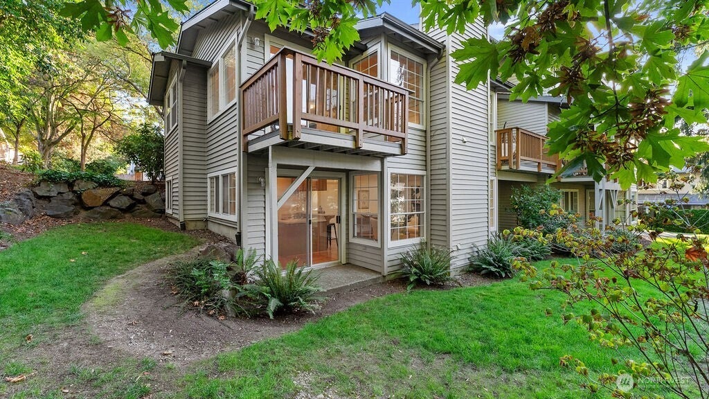Photo of 11426 SE 67th Place, Bellevue, WA 98006 (MLS # 2586524)