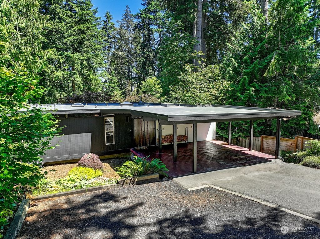 Photo of 18242 24th Avenue NE, Shoreline, WA 98155 (MLS # 2260406)