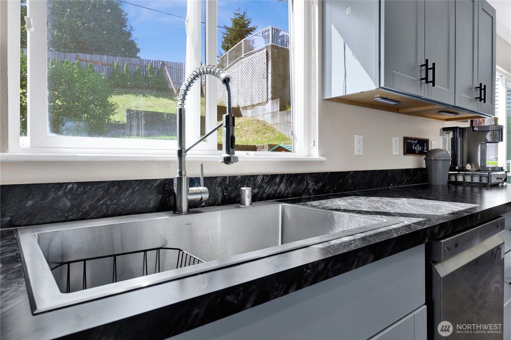 Photo of 918 Cleveland Avenue, Snohomish, WA 98290 (MLS # 2389824)