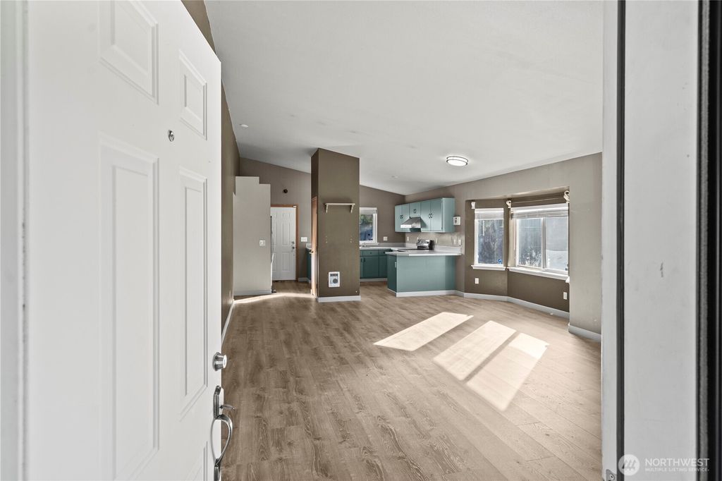 Photo of 17517 Park Avenue S, Spanaway, WA 98387 (MLS # 2482787)