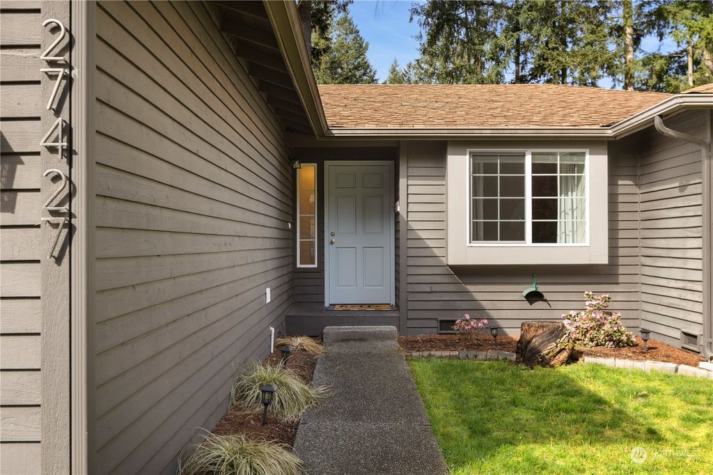Photo of 27427 227th Place SE, Maple Valley, WA 98038 (MLS # 2215310)