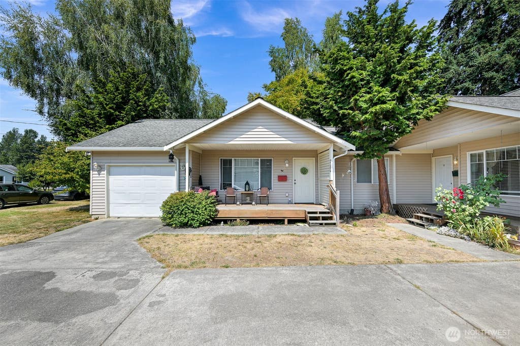 Photo of 1720 S 6th Street, Mount Vernon, WA 98273 (MLS # 2567314)