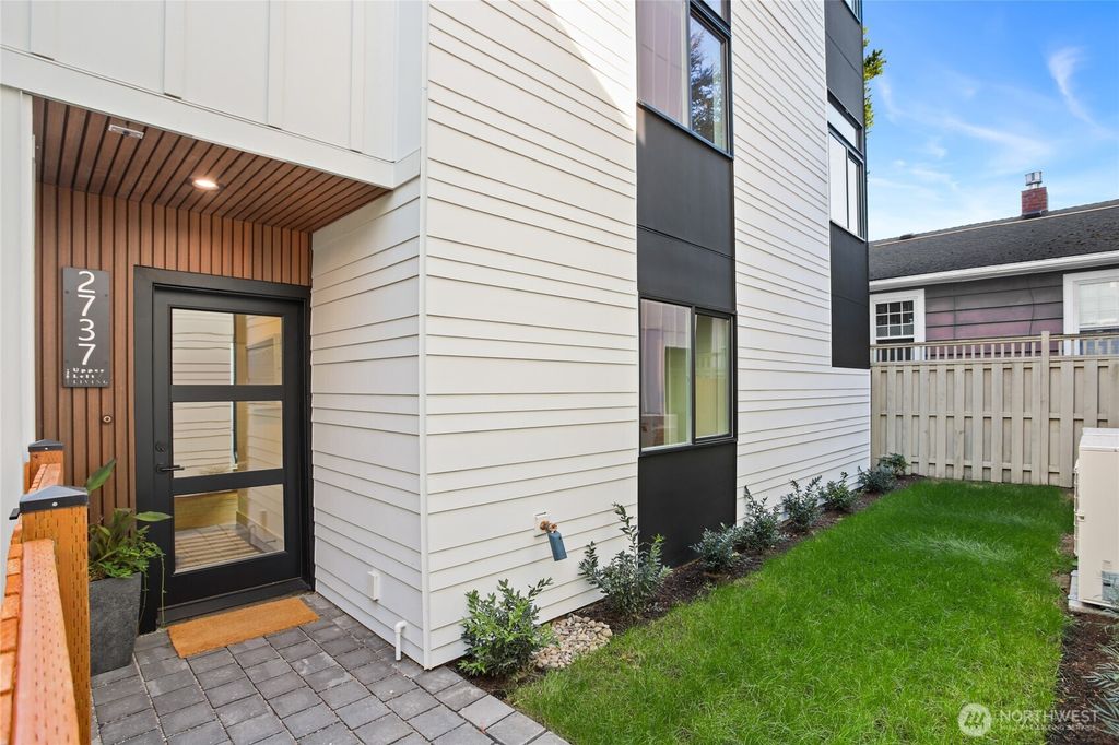 Photo of 2737 59th Avenue SW, Seattle, WA 98116 (MLS # 2431946)