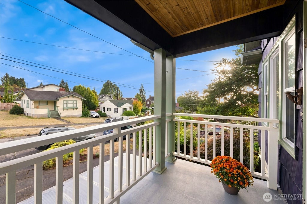 Photo of 4334 SW Dawson Street, Seattle, WA 98136 (MLS # 2577989)