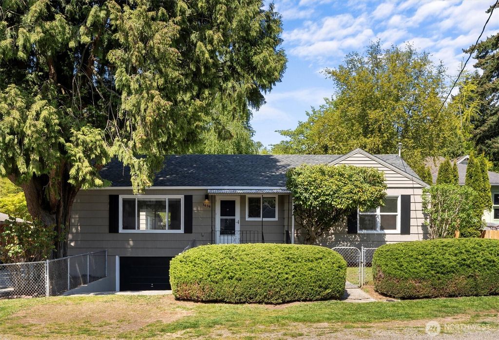 Photo of 3636 NE 120th Street, Seattle, WA 98125 (MLS # 2367884)