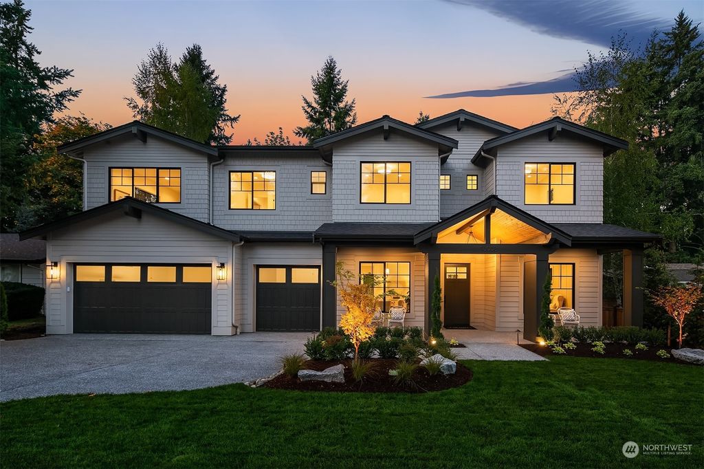 Photo of 13038 NE 113th Street, Kirkland, WA 98033 (MLS # 2198906)