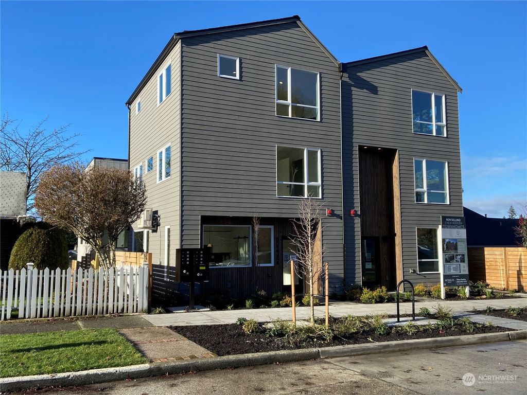 Photo of 9223 B 25th Avenue SW, Seattle, WA 98106 (MLS # 2187903)