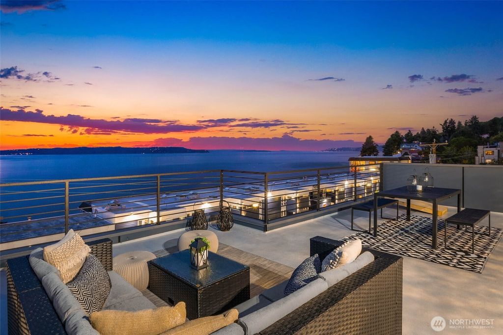 Photo of 28132 8th Avenue S, Des Moines, WA 98198 (MLS # 2508597)