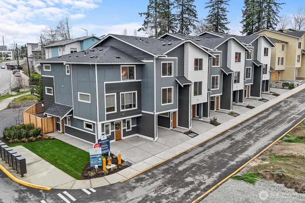 Photo of 16823 Alder Way #G3, Lynnwood, WA 98037 (MLS # 2471761)