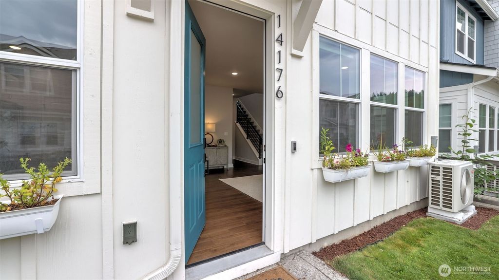 Photo of 14176 SE 153rd Place, Renton, WA 98058 (MLS # 2501462)