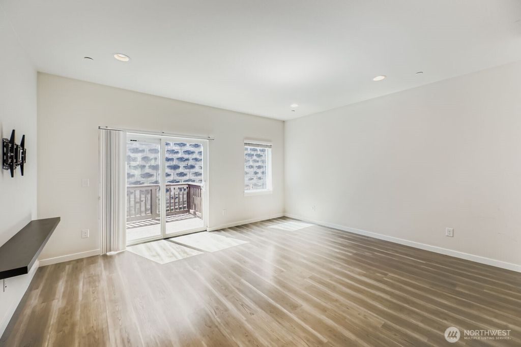Photo of 15720 Meadow Road #A6, Lynnwood, WA 98087 (MLS # 2418565)