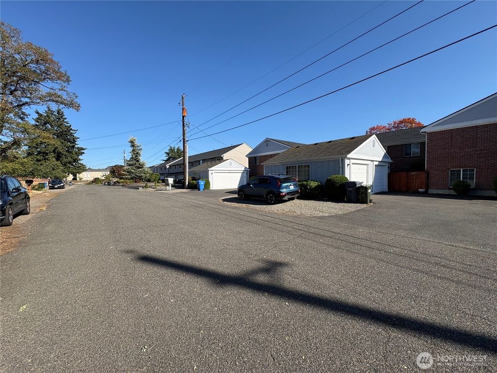 Photo of 6424 Montclair Avenue SW, Lakewood, WA 98499 (MLS # 2439061)