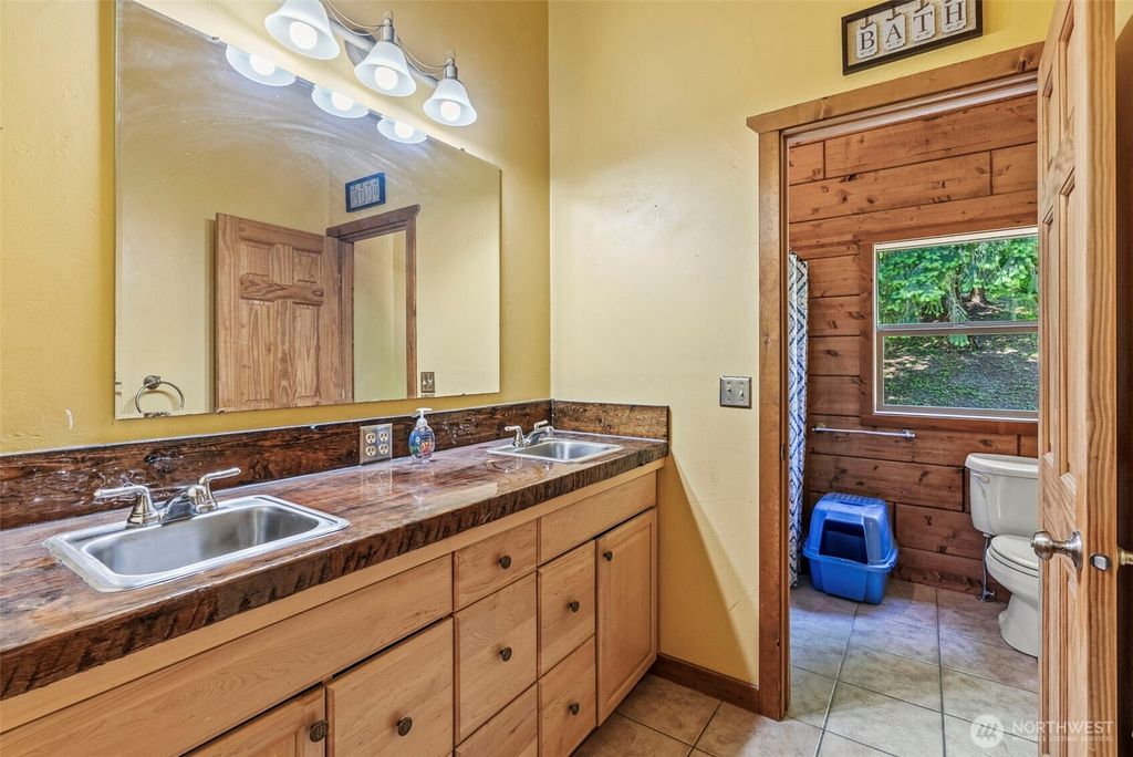 listing image 9362632023641412702
