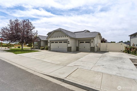 Photo of 1396 Caprio Loop, Walla Walla, WA 99362 (MLS # 2549226)
