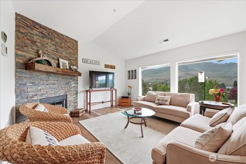 Photo of 808 W Manson Road #B303, Chelan, WA 98816 (MLS # 2522336)