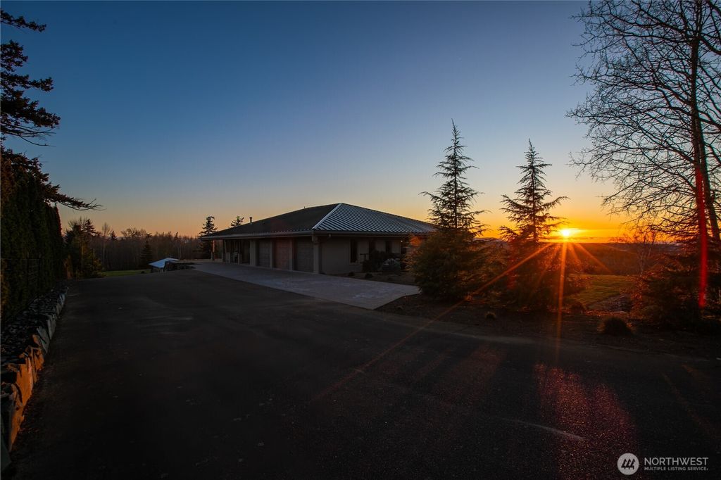 Photo of 1409 Marietta Avenue, Bellingham, WA 98226 (MLS # 2485373)