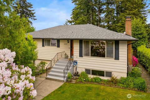 Photo of 2207 N Whitman ST, Tacoma, WA 98406 (MLS # 2521720)