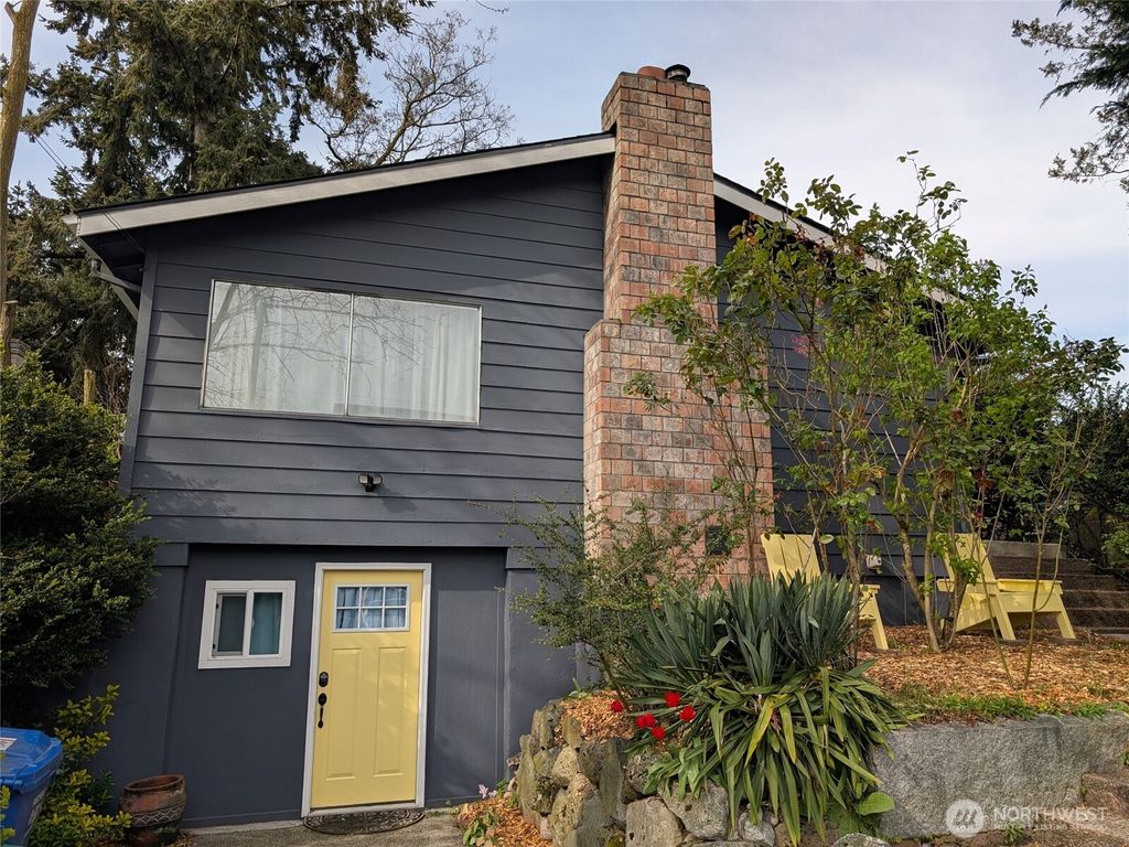 Photo of 936 N 101 Street, Seattle, WA 98133 (MLS # 2446896)