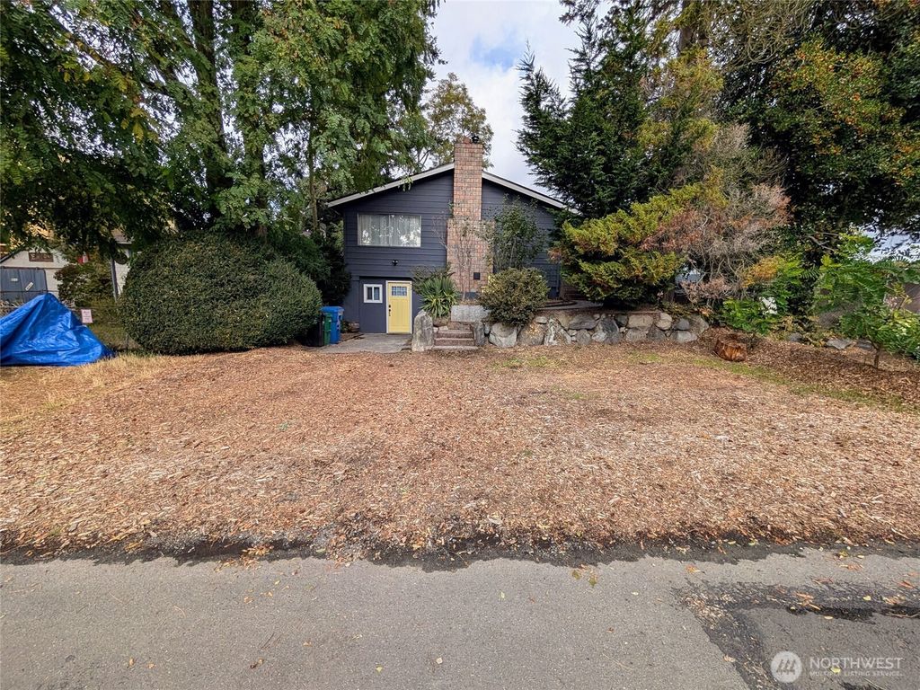 Photo of 936 N 101 Street, Seattle, WA 98133 (MLS # 2446896)