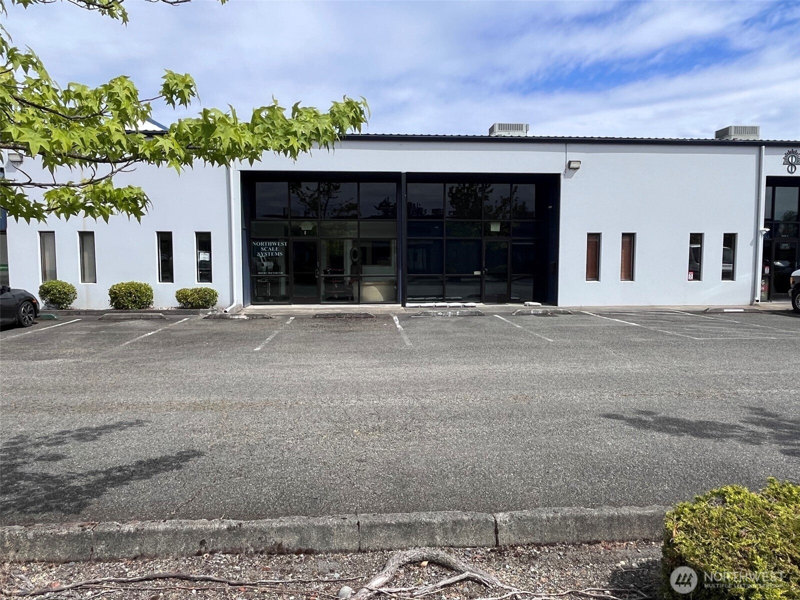 1721 W Valley Highway 5
