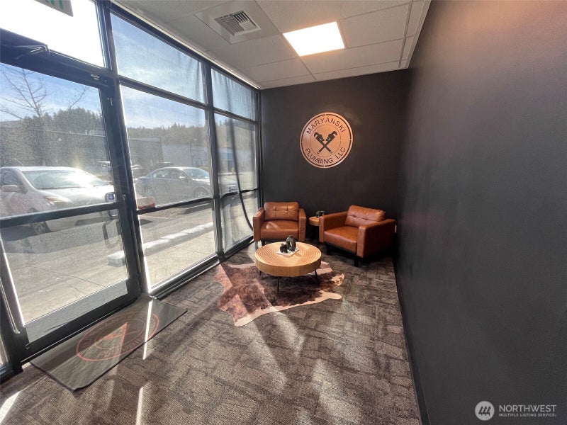 1721 W Valley Highway 5