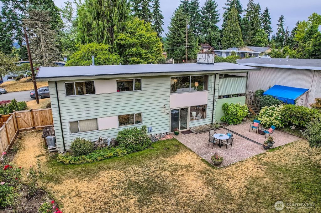 Photo of 15510 SE 9th Street, Bellevue, WA 98007 (MLS # 2409119)