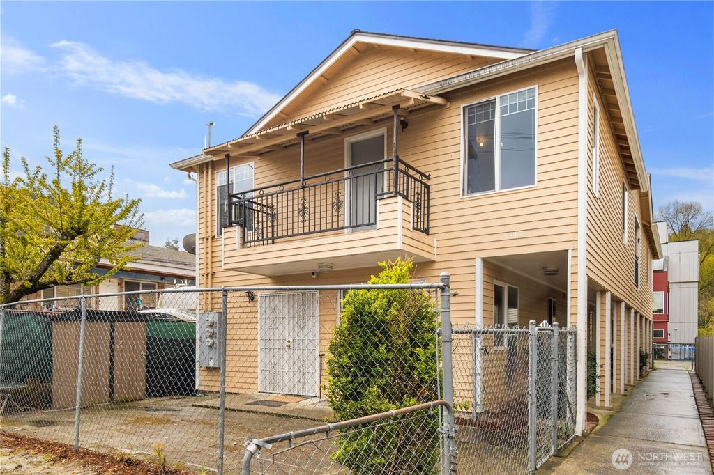 Photo of 3317 Claremont Avenue S, Seattle, WA 98144 (MLS # 2506966)