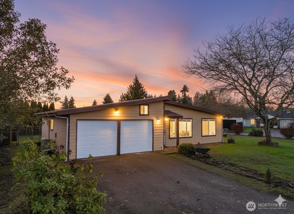 Photo of 3623 Stewart Place, Centralia, WA 98531 (MLS # 2463138)