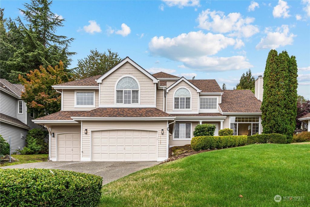 Photo of 17106 SE 29th Place Pl, Bellevue, WA 98008 (MLS # 2300932)