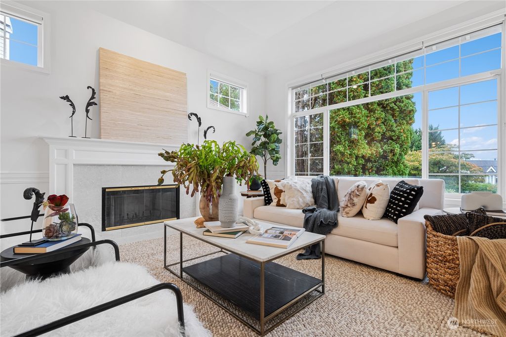 Photo of 17106 SE 29th Place Pl, Bellevue, WA 98008 (MLS # 2300932)