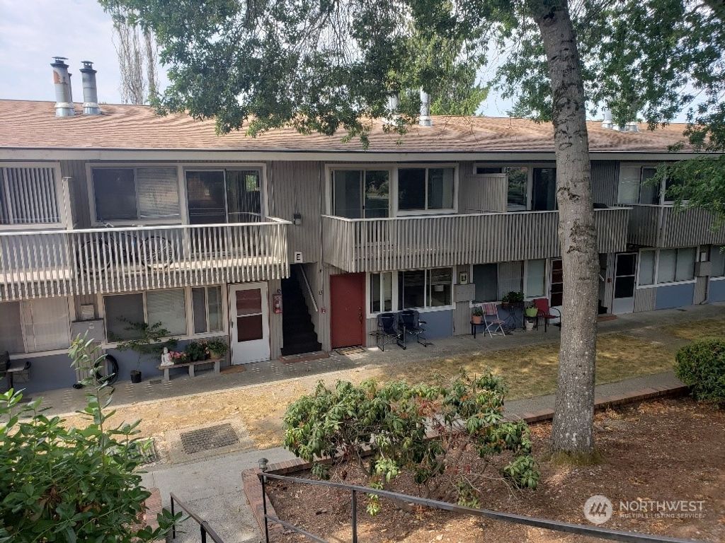 Photo of 9623 S 248th Street #E14, Kent, WA 98030 (MLS # 2273891)