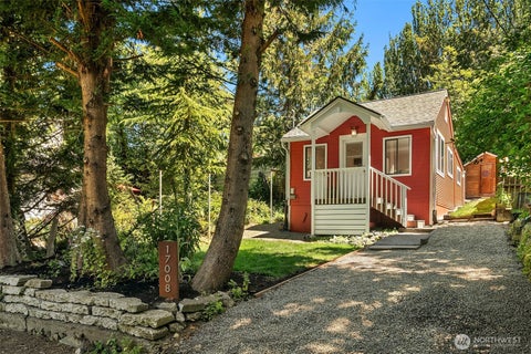 Photo of 17008 135th Place SW PL, Vashon, WA 98070 (MLS # 2541218)