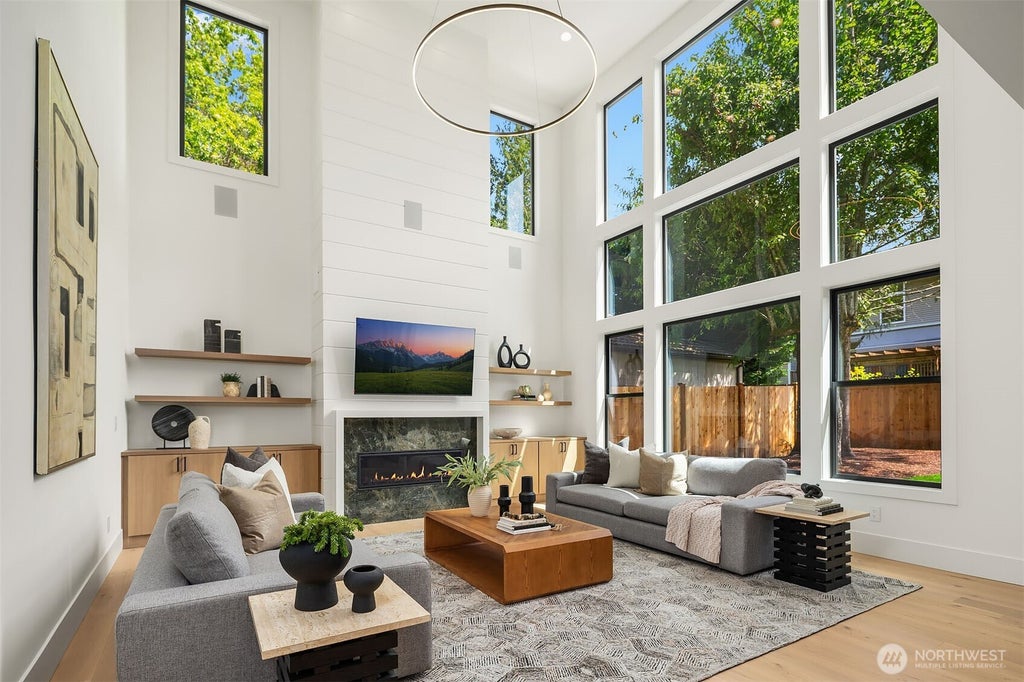 Photo of 8016 Fairway Drive NE, Seattle, WA 98115 (MLS # 2588688)