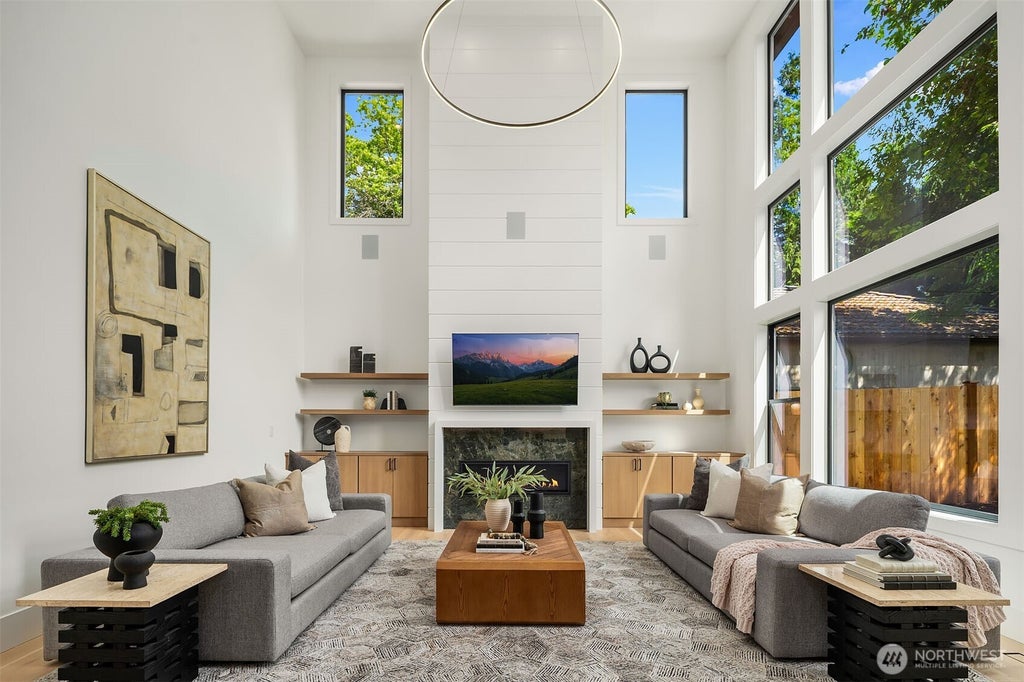 Photo of 8016 Fairway Drive NE, Seattle, WA 98115 (MLS # 2588688)