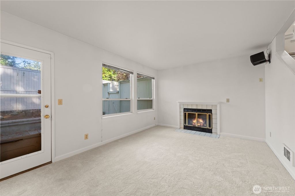 Photo of 10102 NE 135th Lane #Unit 8, Kirkland, WA 98034 (MLS # 2445660)