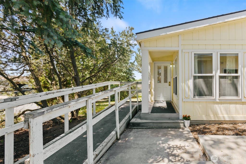 Photo of 1100 Jennie Circle, Ellensburg, WA 98926 (MLS # 2534701)