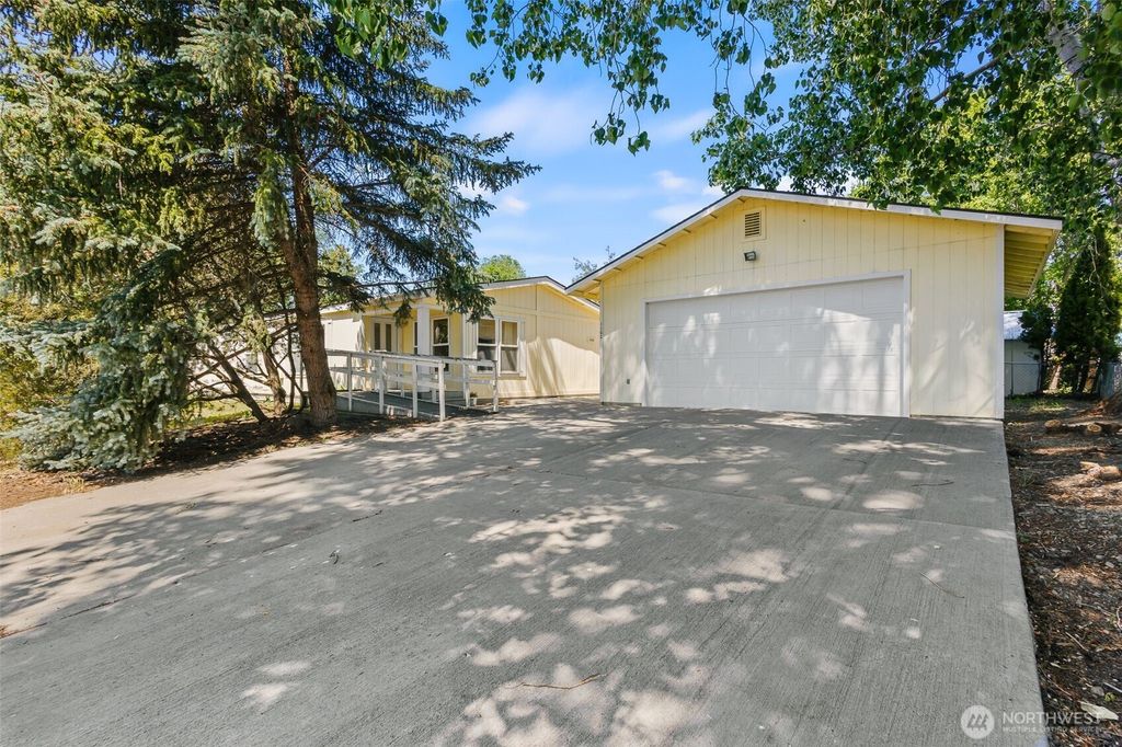 Photo of 1100 Jennie Circle, Ellensburg, WA 98926 (MLS # 2534701)