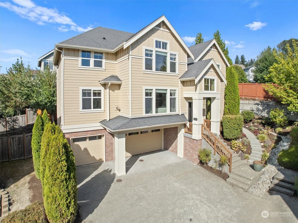 Photo of 10448 155th Avenue NE, Redmond, WA 98052 (MLS # 2285434)