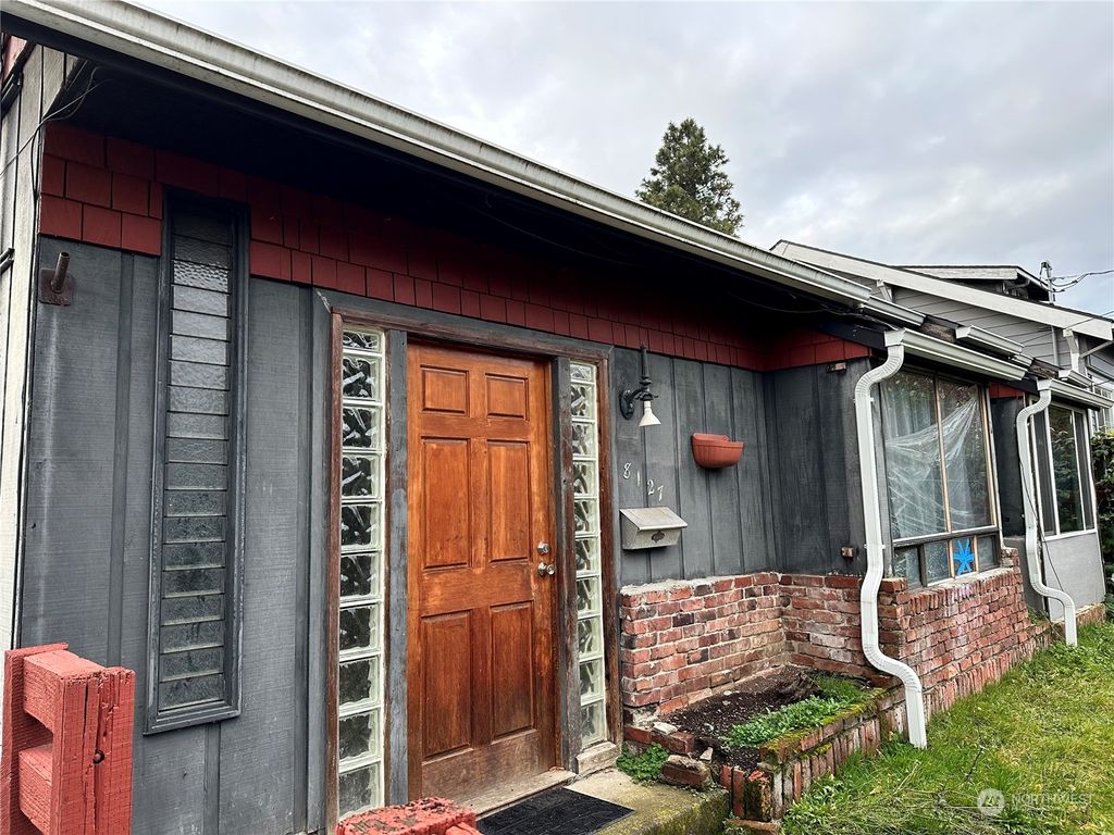 Photo of 8127 49th Avenue S, Seattle, WA 98118 (MLS # 2318340)