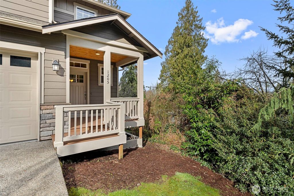 Photo of 1205 N 16th Street, Mount Vernon, WA 98273 (MLS # 2490170)