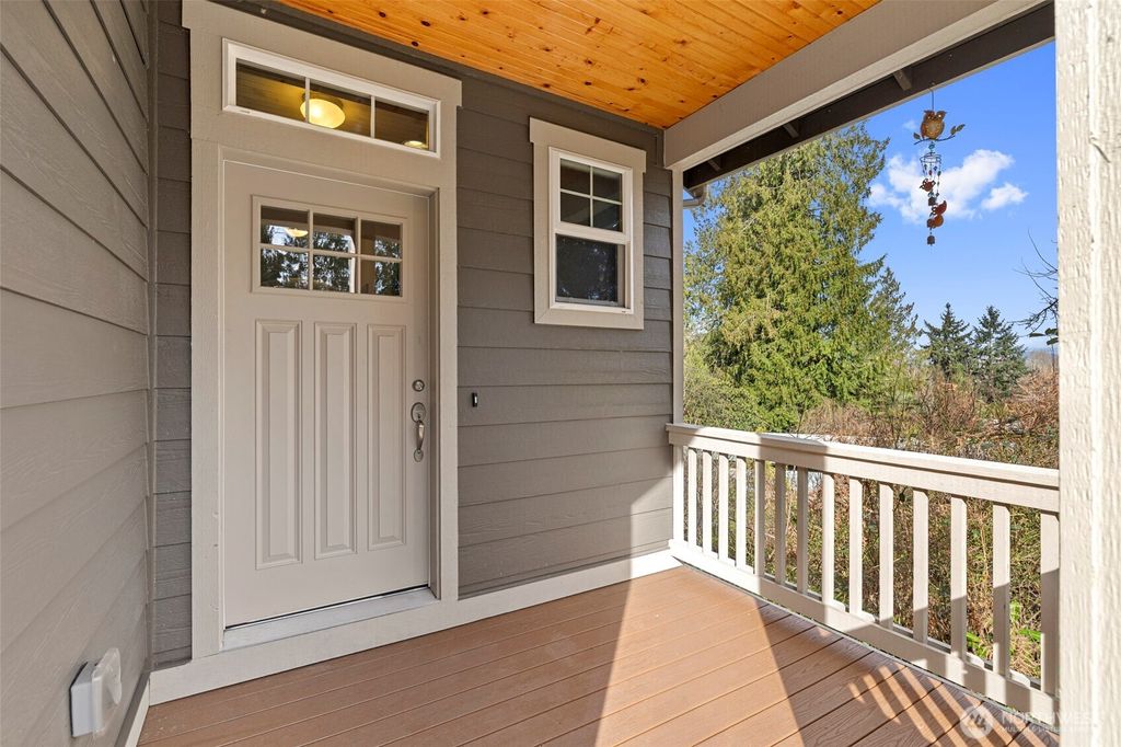 Photo of 1205 N 16th Street, Mount Vernon, WA 98273 (MLS # 2490170)