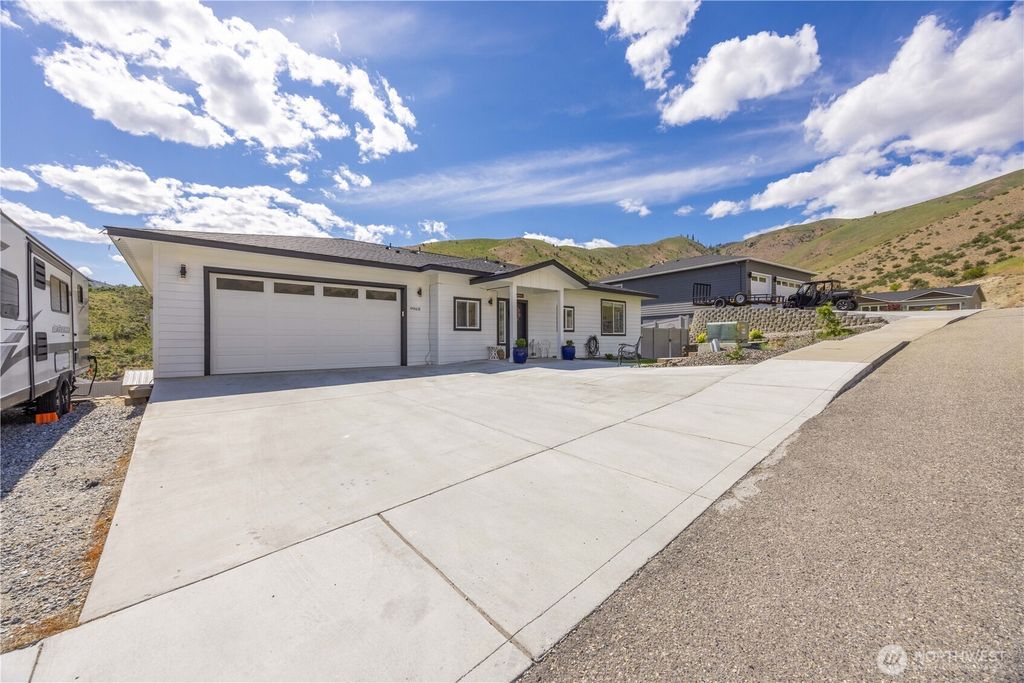 Photo of 9968 Griffith Place, Entiat, WA 98822 (MLS # 2483204)